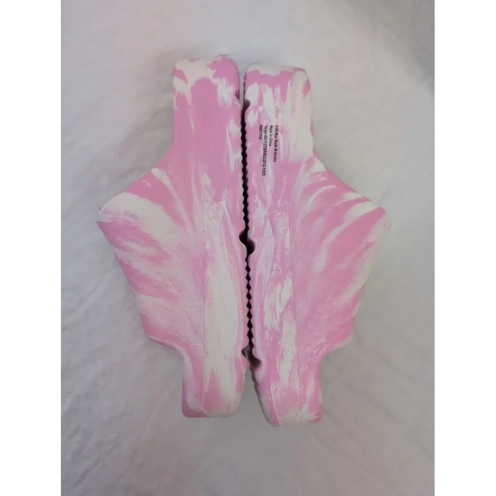 Art class girls size youth 5 pink and white marble Edie slides, chunky new, P8